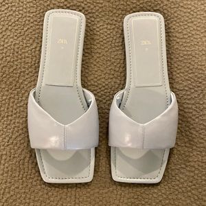 NWOT Zara Blue Slides 38